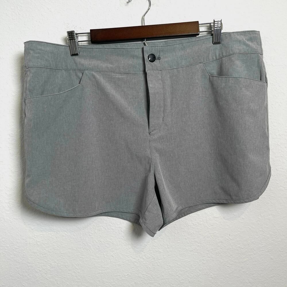 Magellan Outdoors Pro Women’s Fishing Shorts Gray XL Performance Utility